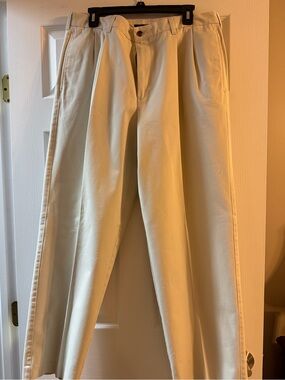 Men’s Izod  Pleated Chinos